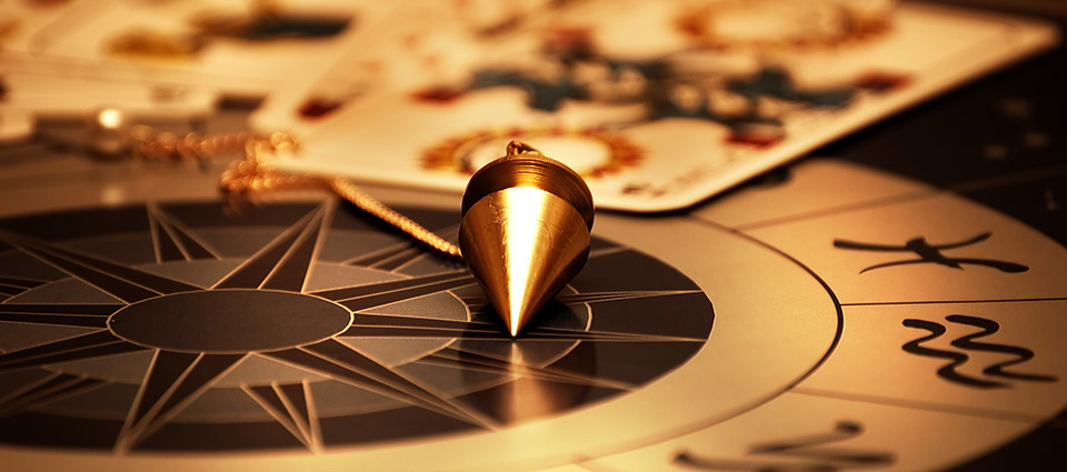 Tarot et pendule divinatoire